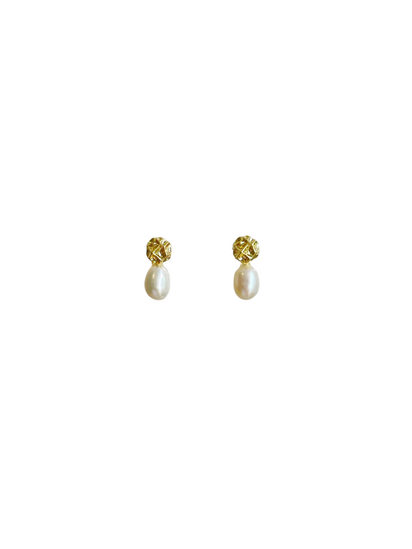 Darby Pearl Studs