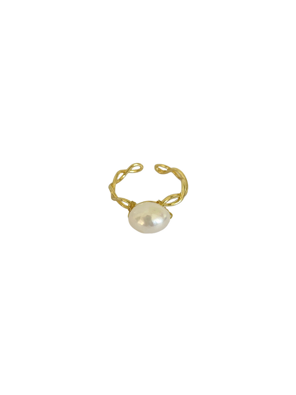 Peggy Pearl Ring